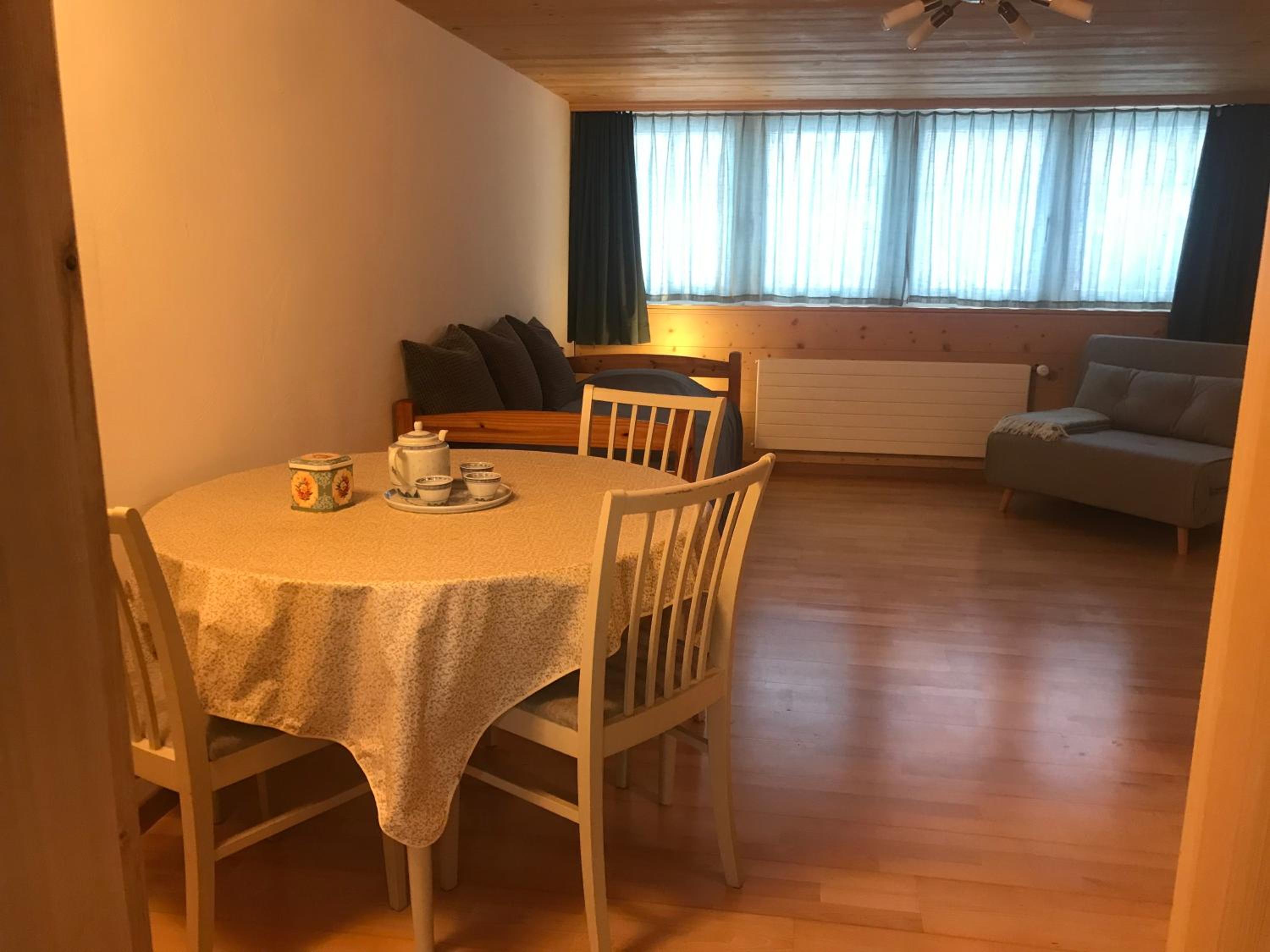 Bijou 2 hübsche 1 Zimmer Wohnung