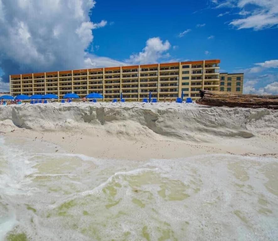 Family Tides-The Ultimate Family Beachfront Condo! view 2