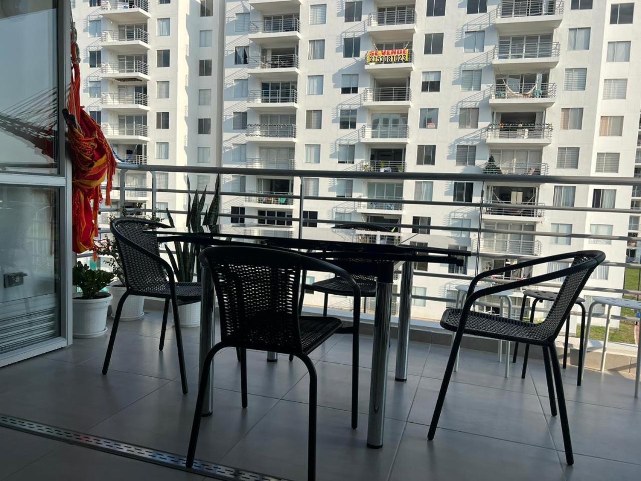 Aqualina Orange Girardot, estrene 84 metros de lujo con aire y wifi 3 habitaciones