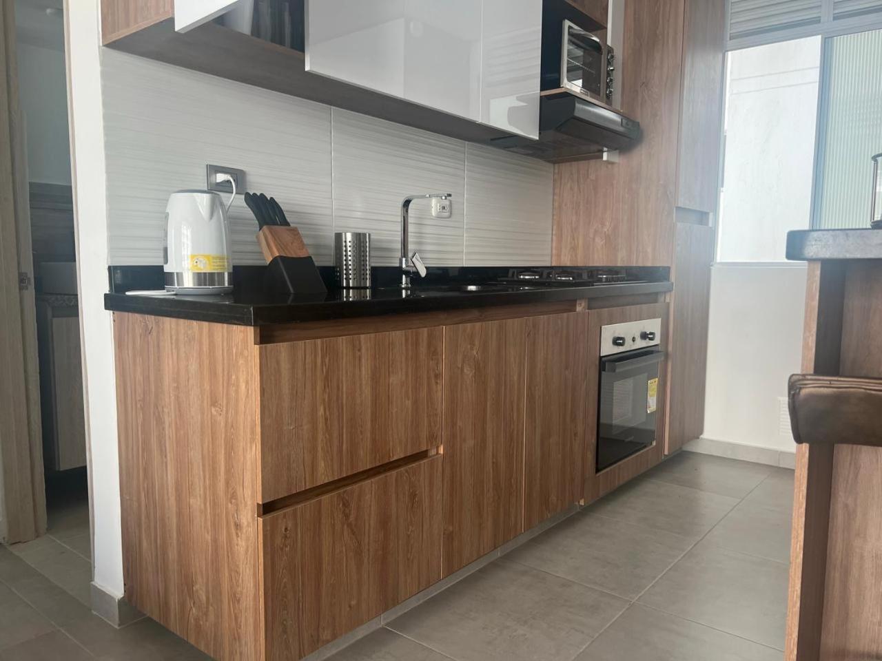 Aqualina Orange Girardot, estrene 84 metros de lujo con aire y wifi 3 habitaciones