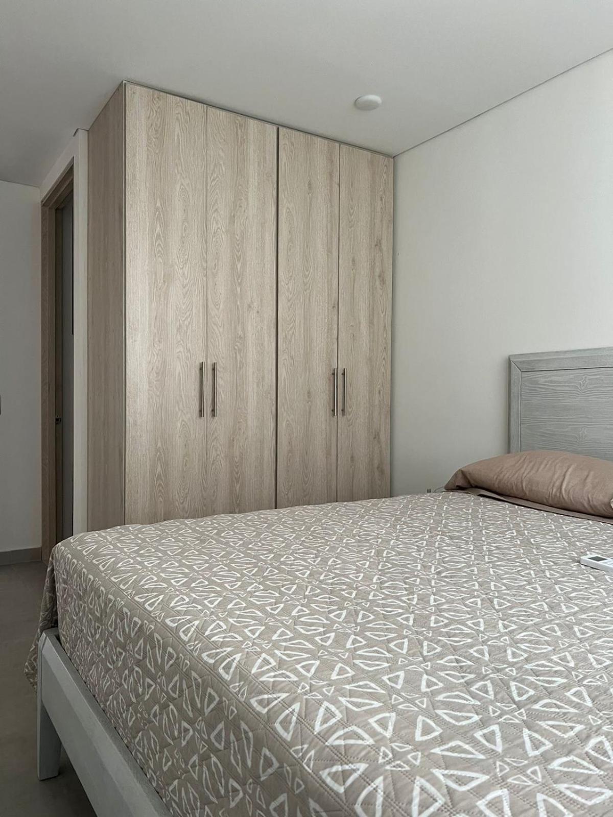 Aqualina Orange Girardot, estrene 84 metros de lujo con aire y wifi 3 habitaciones