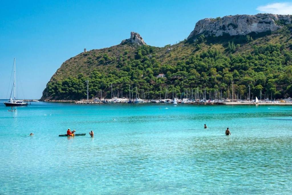 Lovely independent mini apartment central Cagliari photo 3