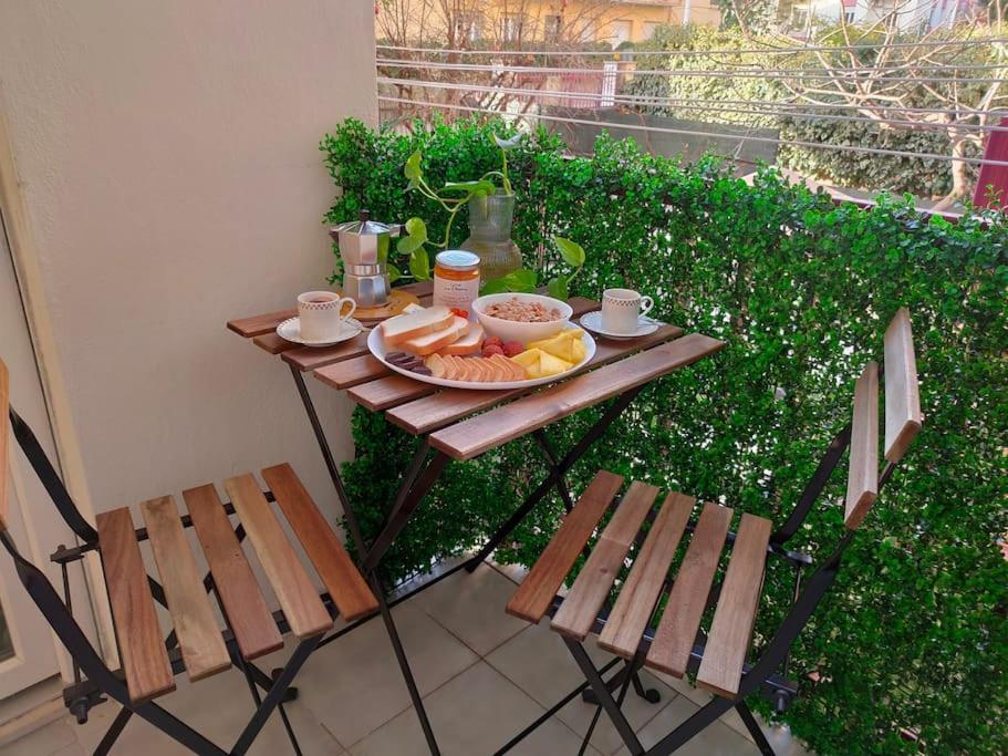 Lovely independent mini apartment central Cagliari photo 2