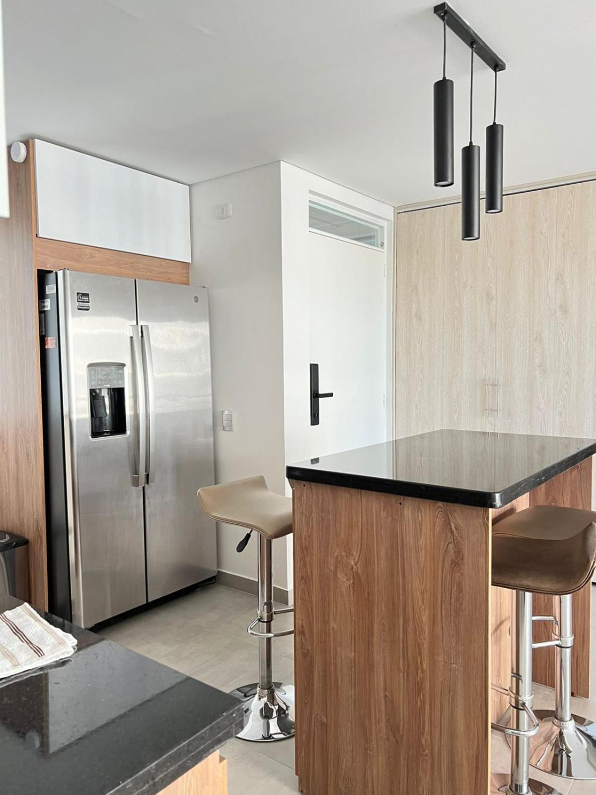 Aqualina Orange Girardot, estrene 84 metros de lujo con aire y wifi 3 habitaciones