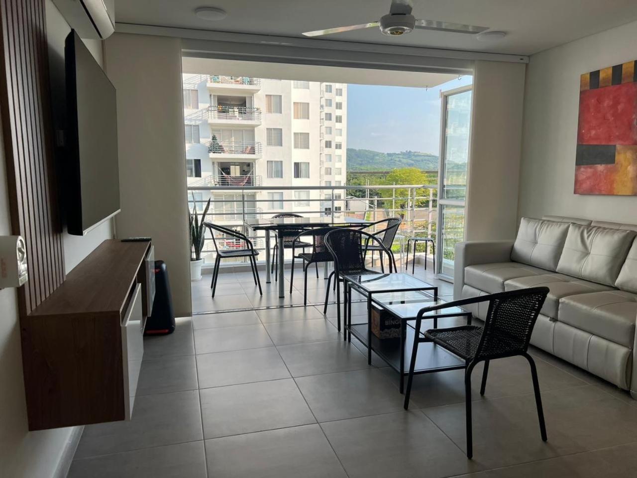Aqualina Orange Girardot, estrene 84 metros de lujo con aire y wifi 3 habitaciones