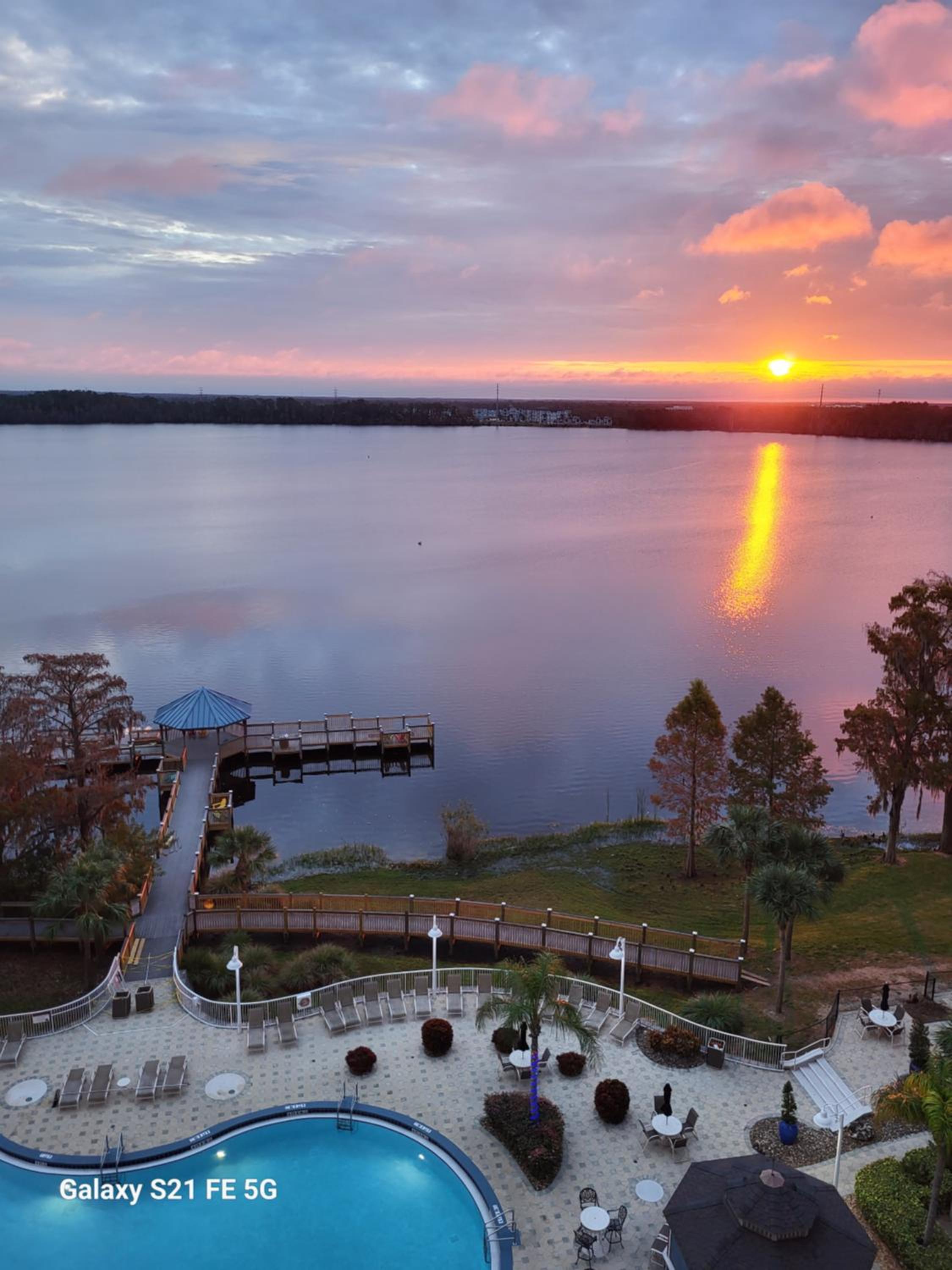 Huge Pool, Sunrise Lakeview 12th floor near Disney