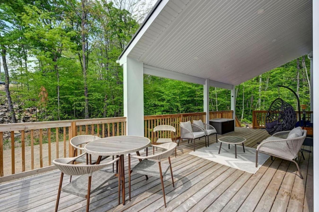 DIX8 SPA and surrounding forest