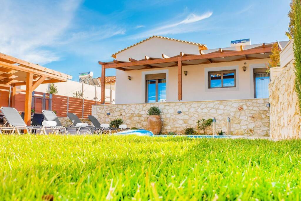 Two Villas Side by Side with 2 privates pools