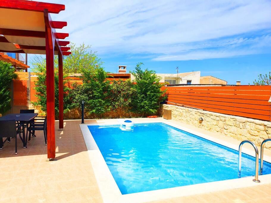 Two Villas Side by Side with 2 privates pools