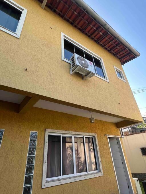 Casa Duplex com 2 suítes.
