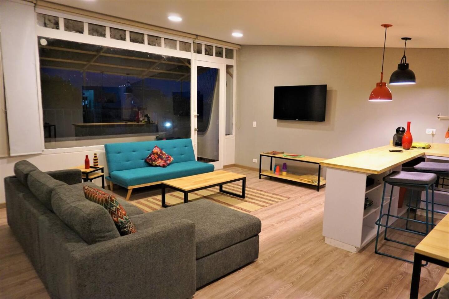 501 · Bright, stylish Terrace Apt 5 min to T zone Andino