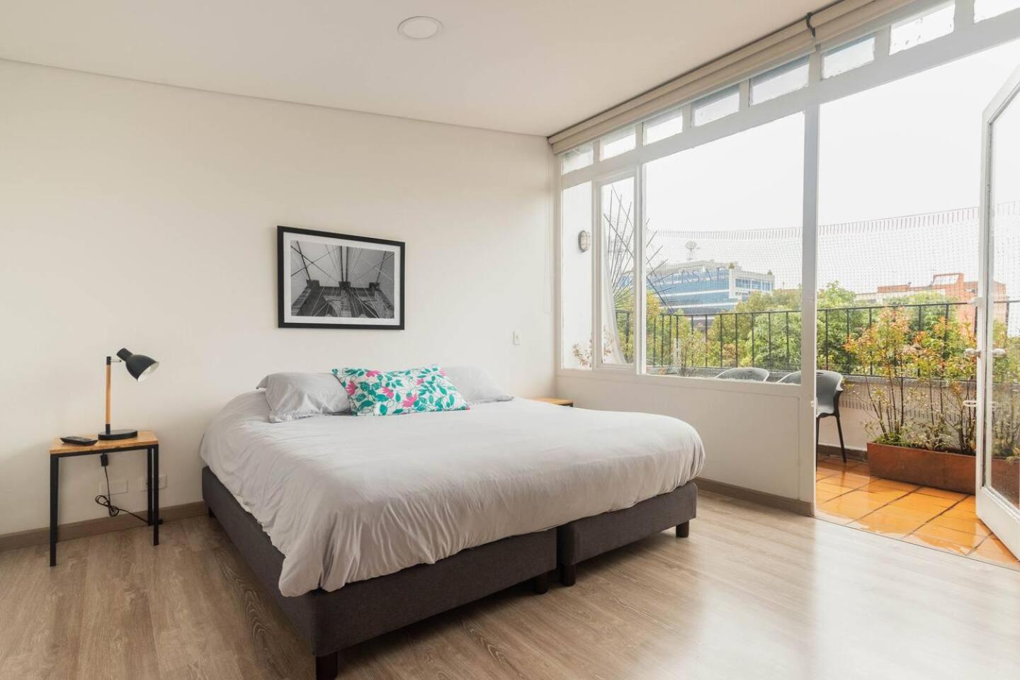 501 · Bright, stylish Terrace Apt 5 min to T zone Andino