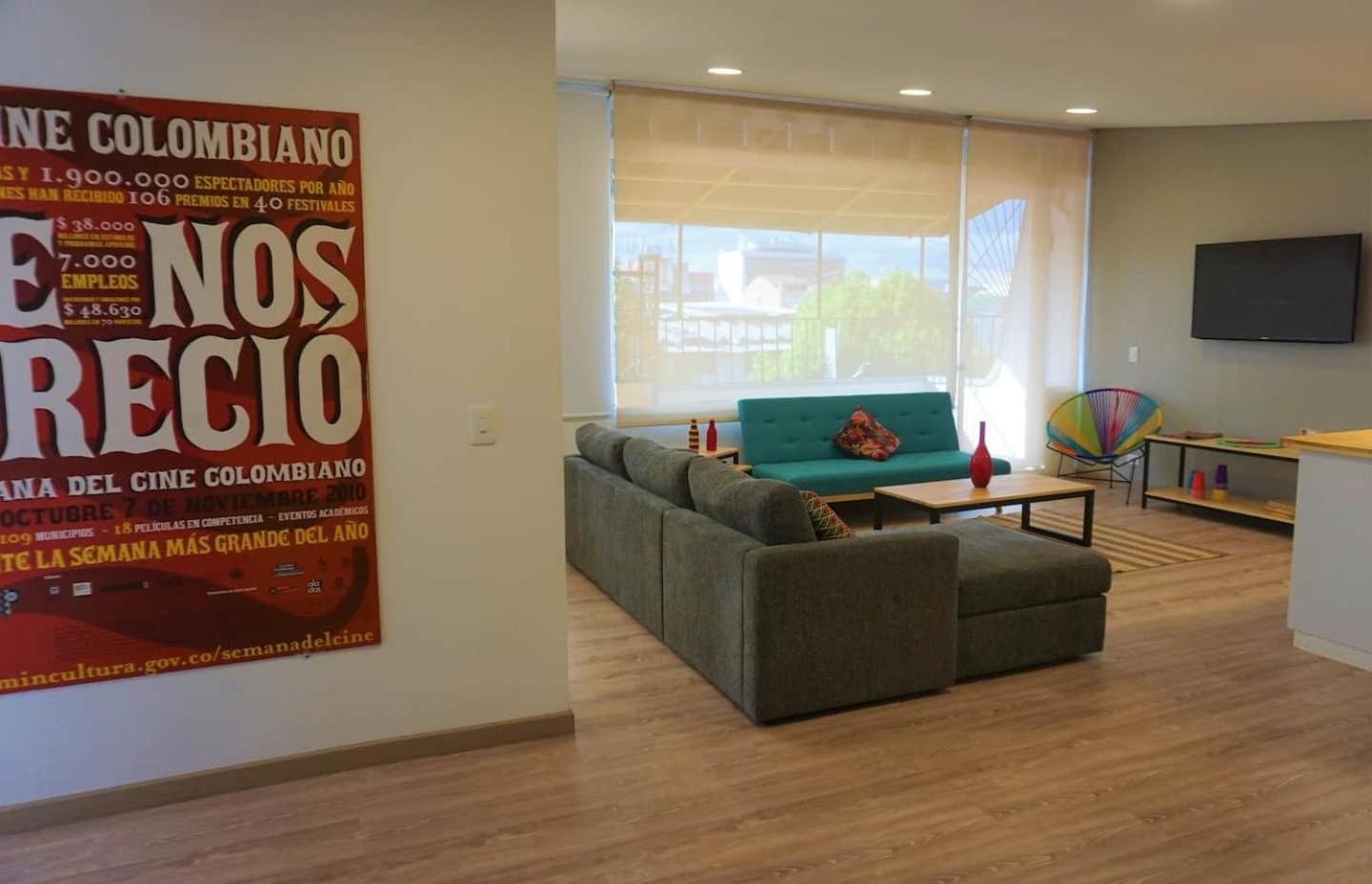 501 · Bright, stylish Terrace Apt 5 min to T zone Andino