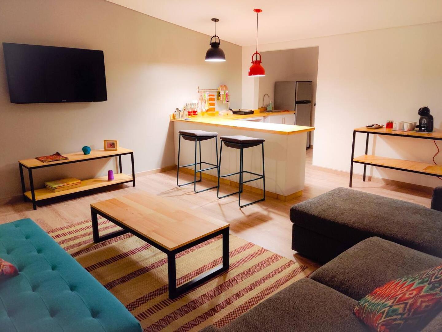 501 · Bright, stylish Terrace Apt 5 min to T zone Andino
