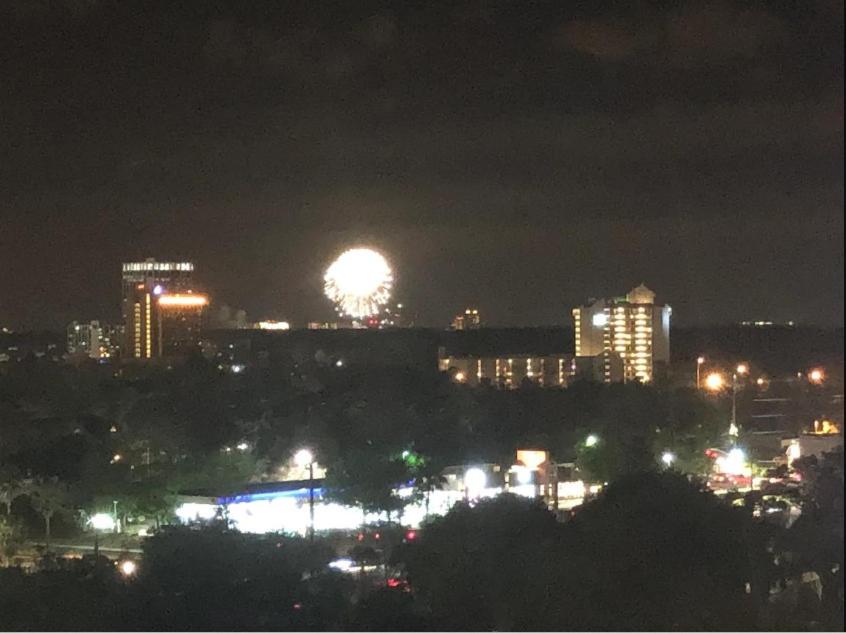 Huge Pool, Sunrise, Stunning views near Disney,409