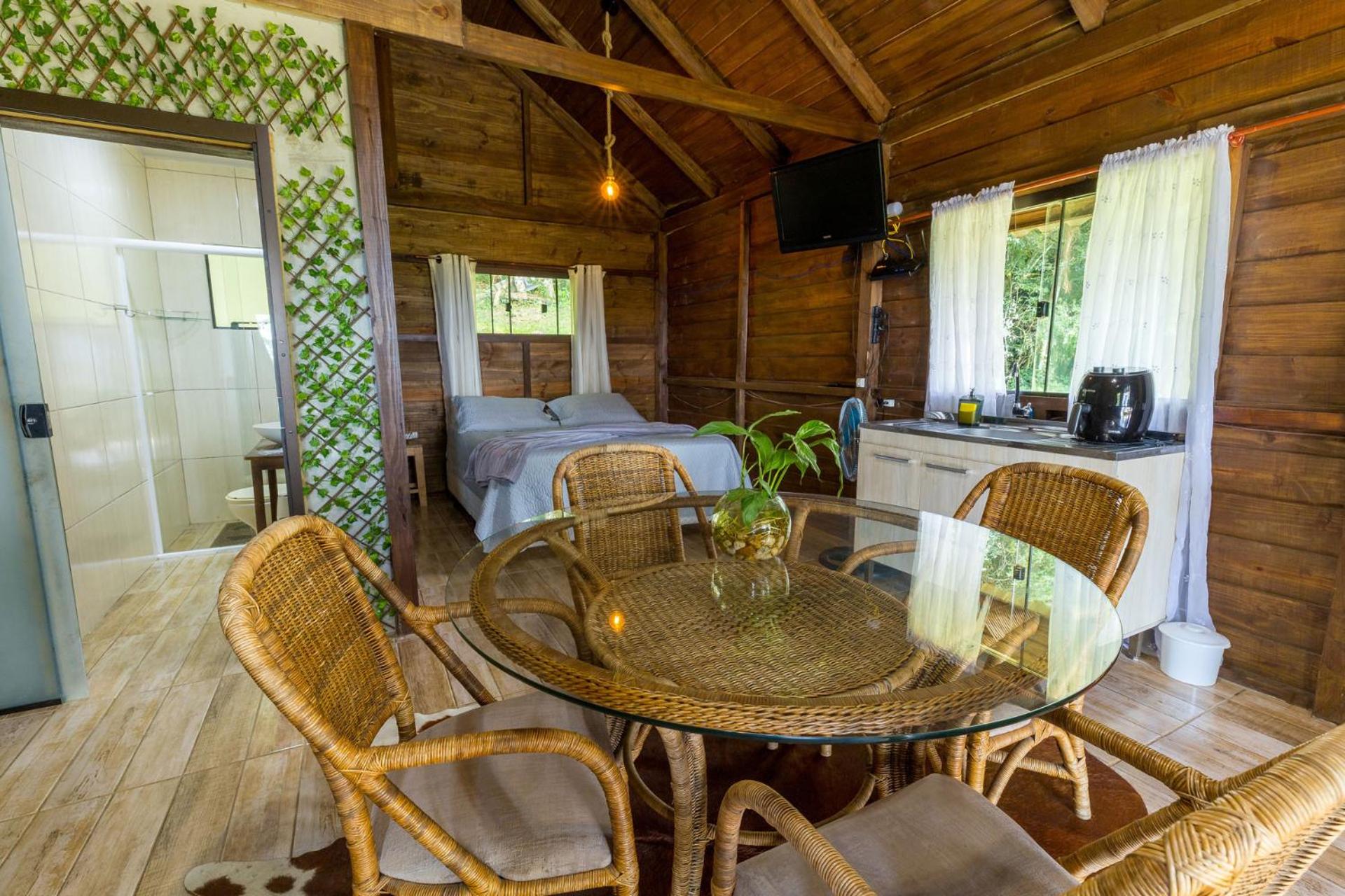 Chalé com vista para o lago, Wi-Fi e Petfriendly