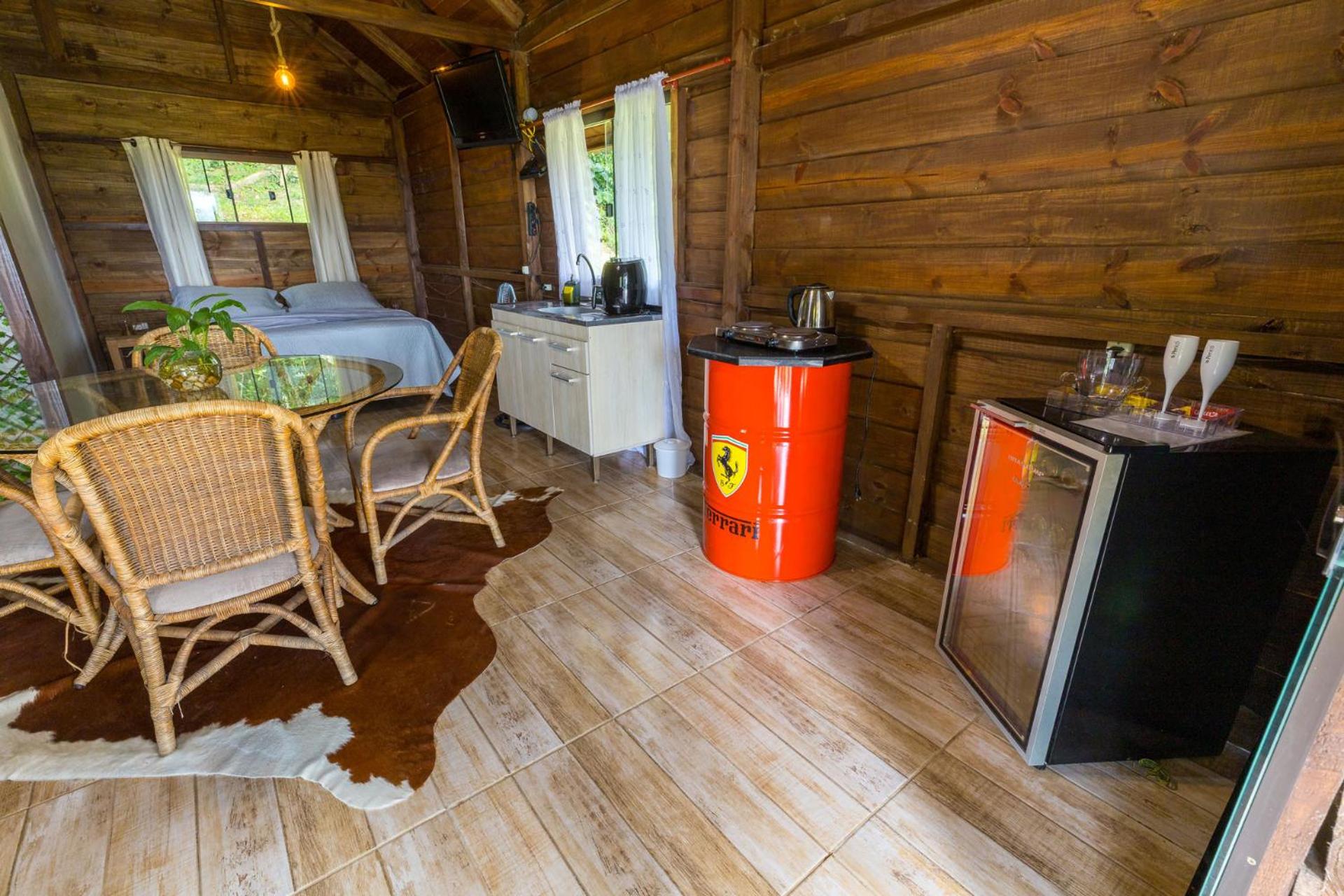 Chalé com vista para o lago, Wi-Fi e Petfriendly