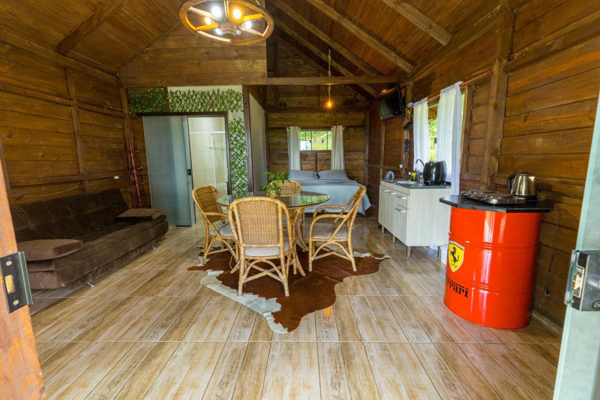 Chalé com vista para o lago, Wi-Fi e Petfriendly