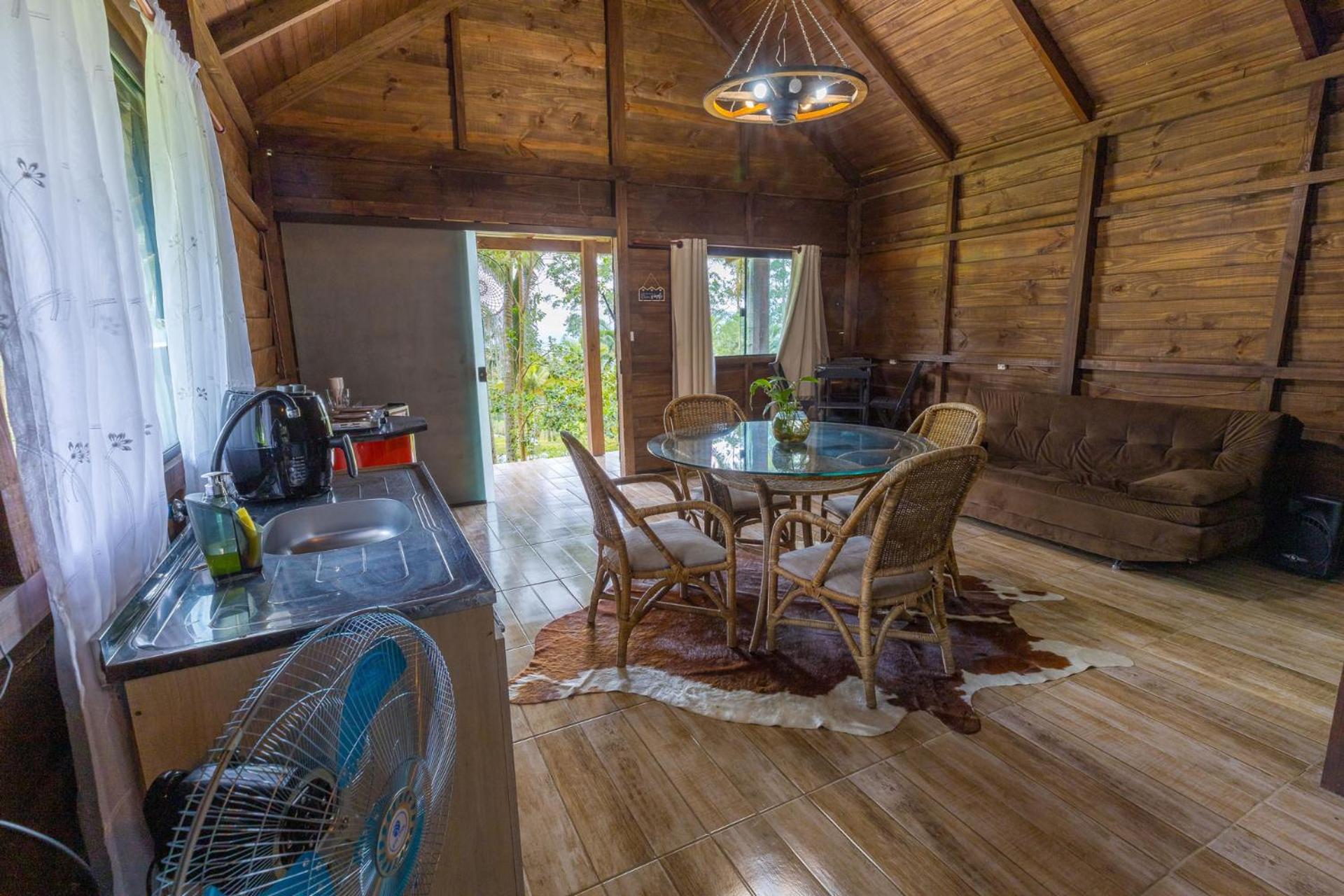 Chalé com vista para o lago, Wi-Fi e Petfriendly