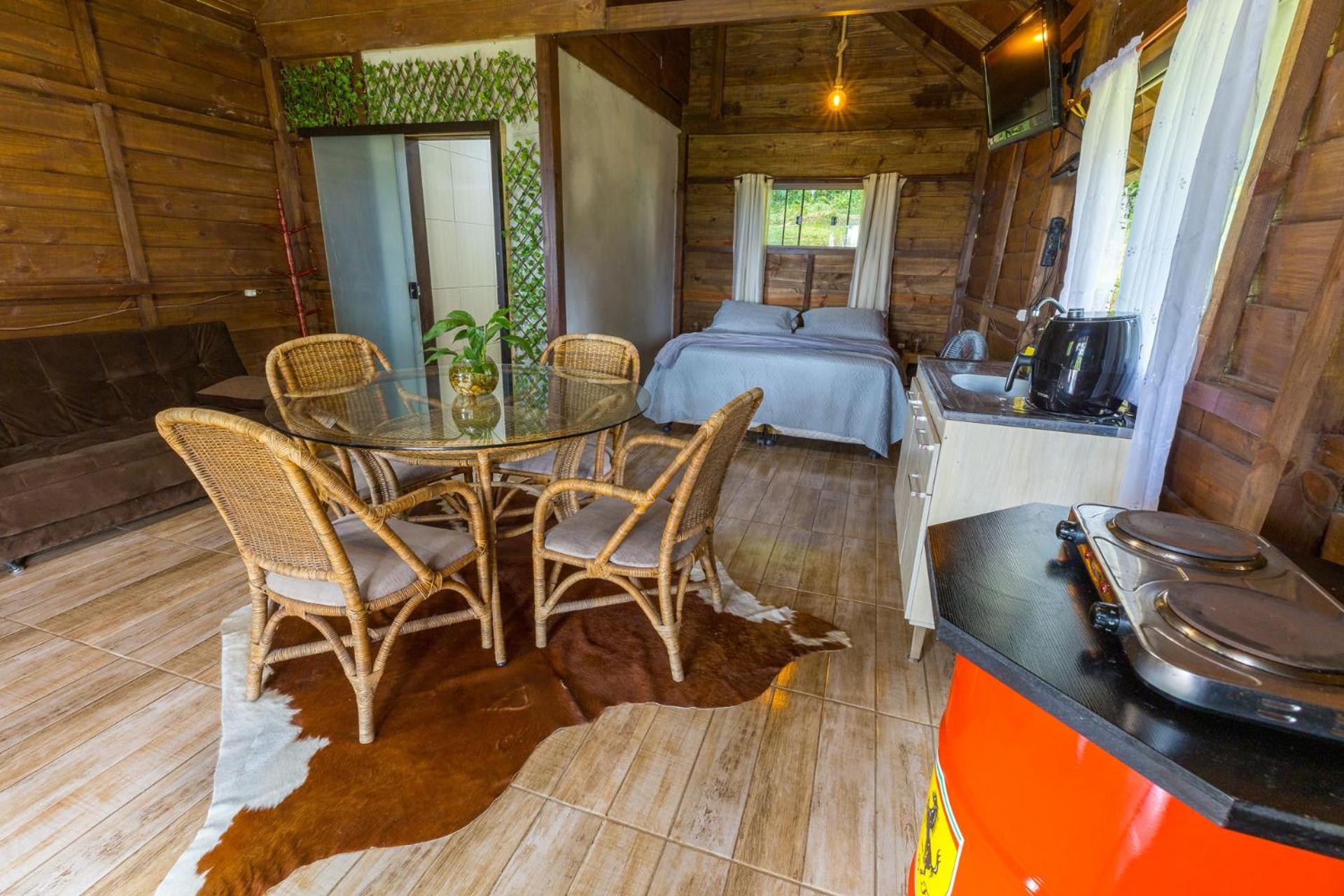 Chalé com vista para o lago, Wi-Fi e Petfriendly