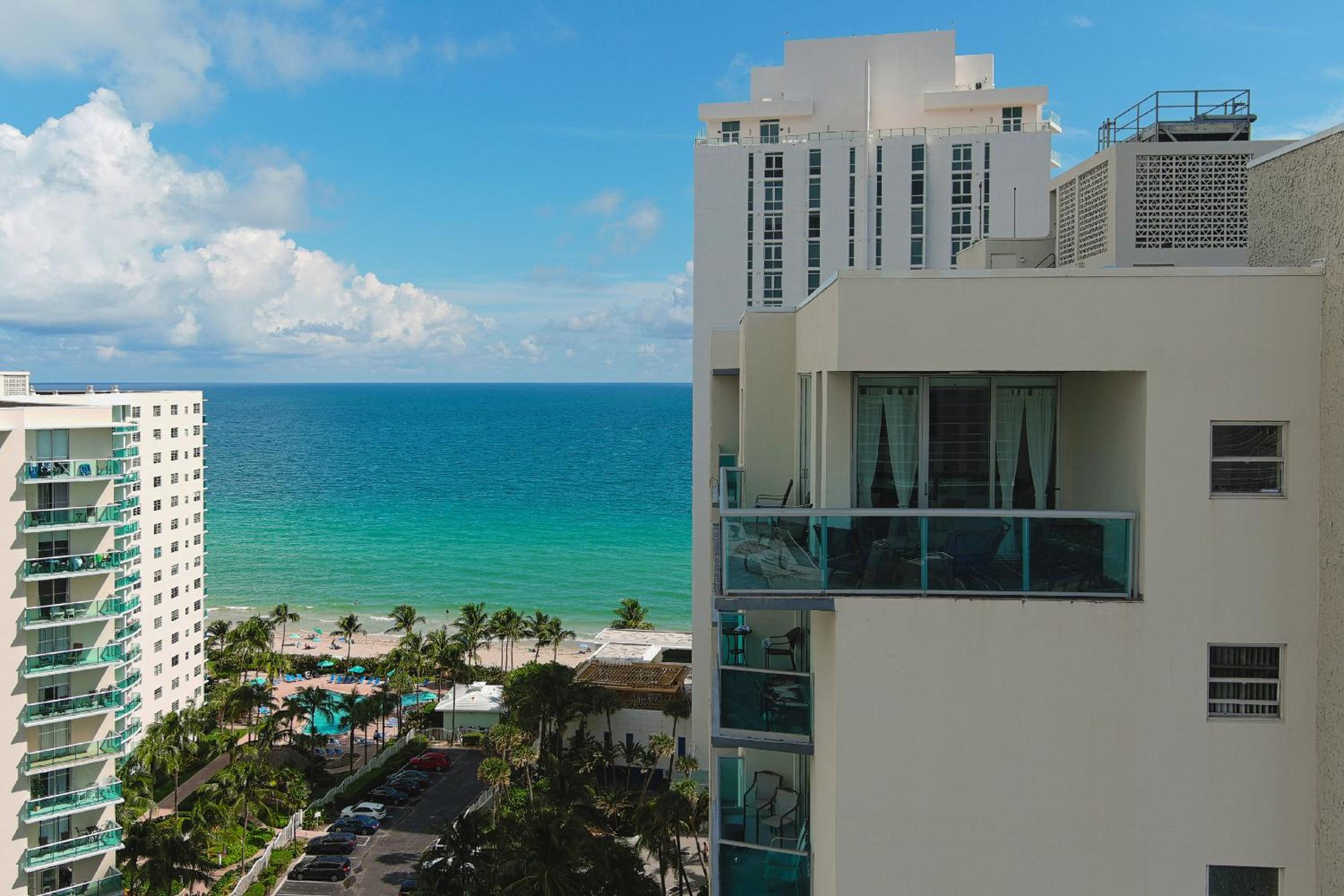 Oceanfront Luxury Penthouse On The Beach 3 Bedroom view 5