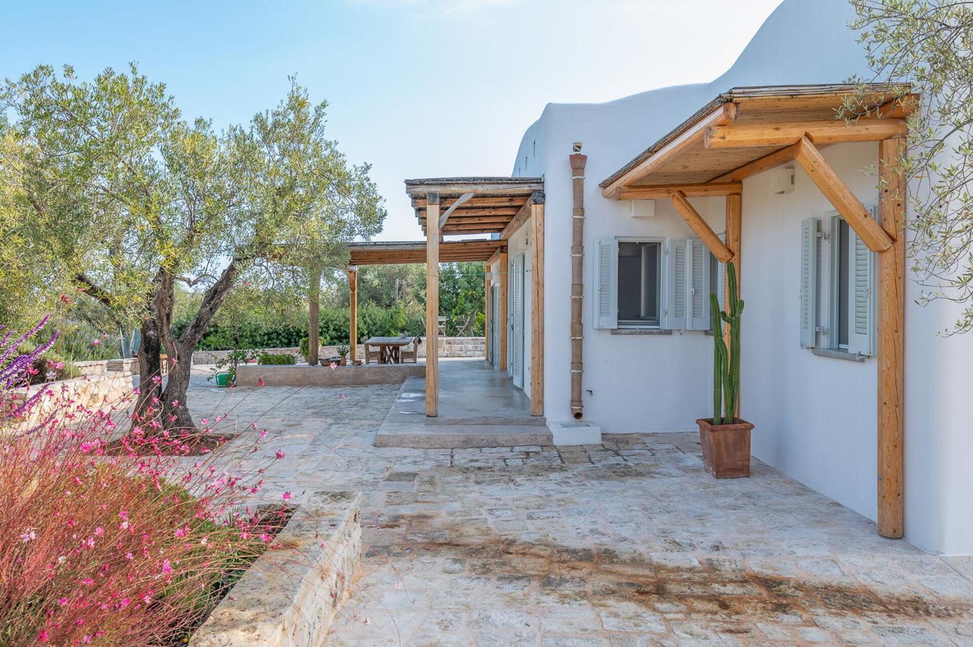 Villa Del Capitolo Con Trullo By Raro Villas view 4