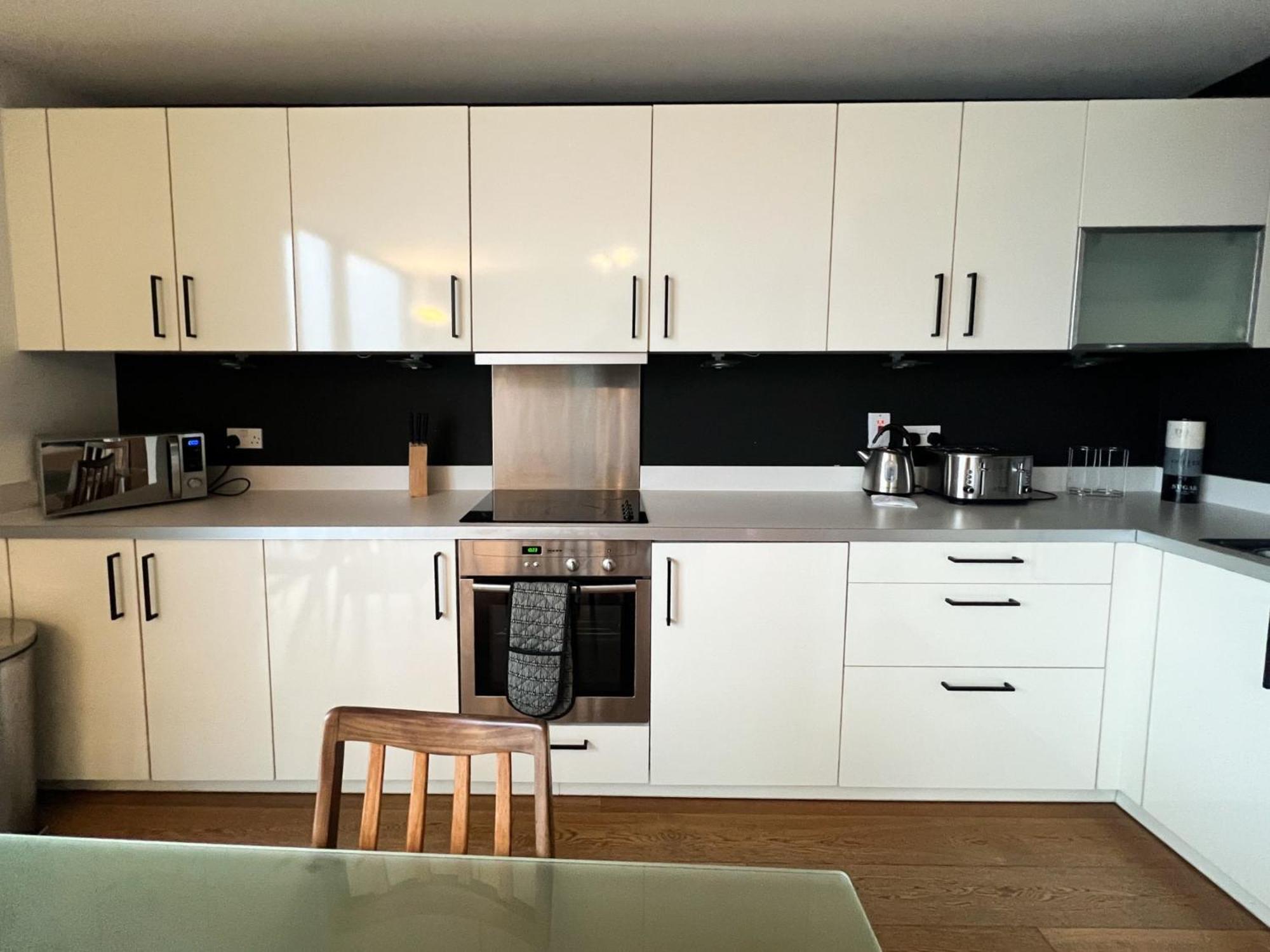 Riverside Retreat with Spectacular Views Glasgow