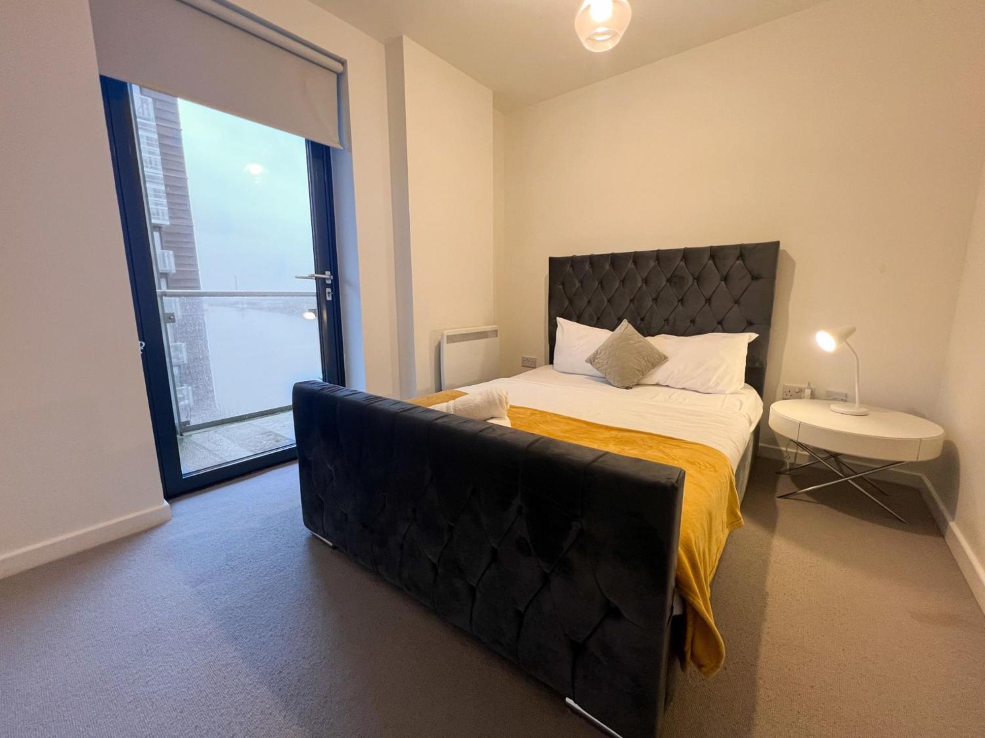 Riverside Retreat with Spectacular Views Glasgow