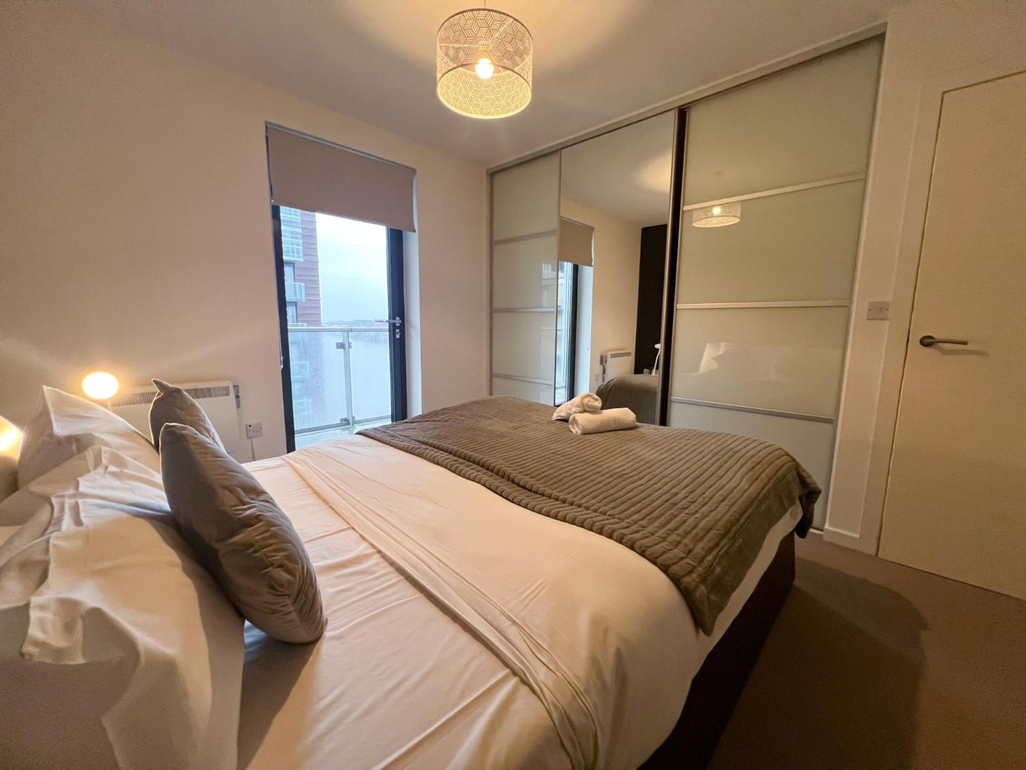Riverside Retreat with Spectacular Views Glasgow