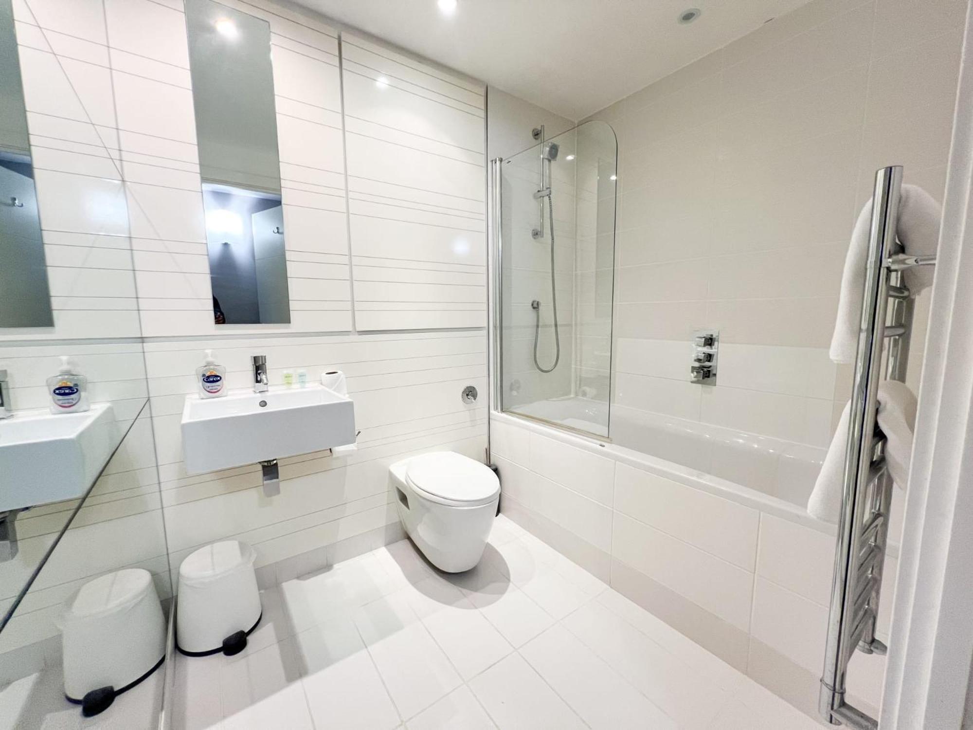 Riverside Retreat with Spectacular Views Glasgow