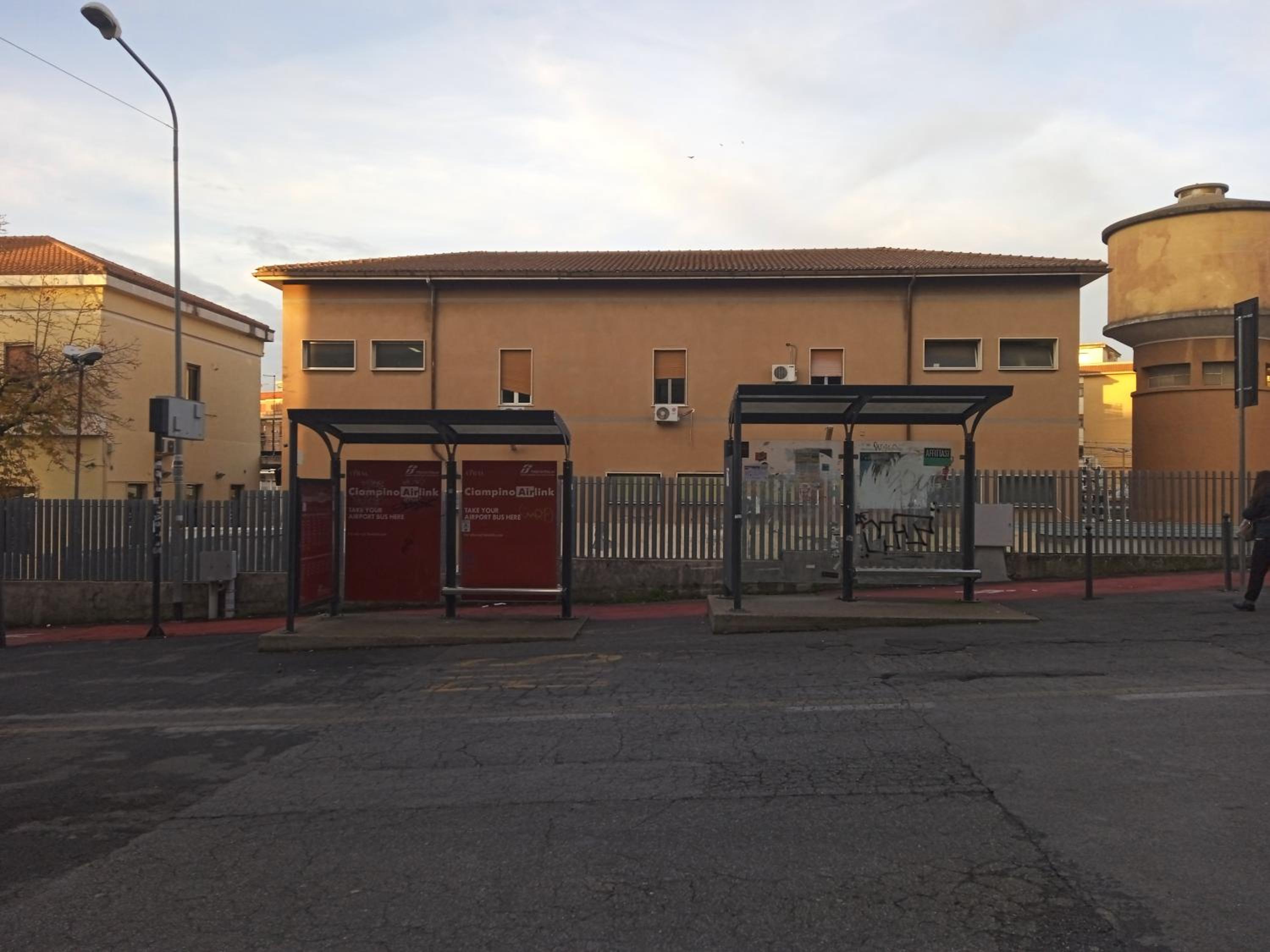 Adriatic Room 50 m dalla stazione Ferroviaria di Ciampino e dalla navetta aeroportuale