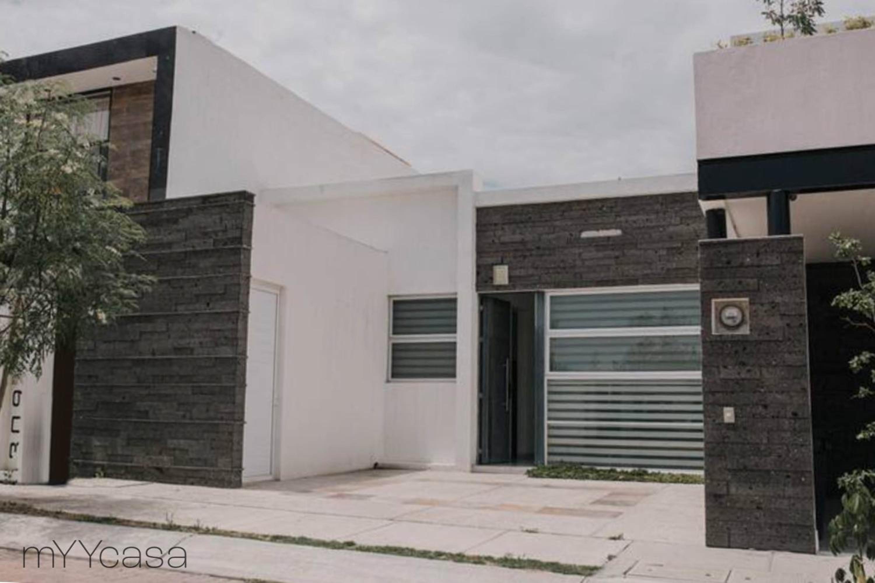 Spectacular House w/ Pool & Amazing Location view 5