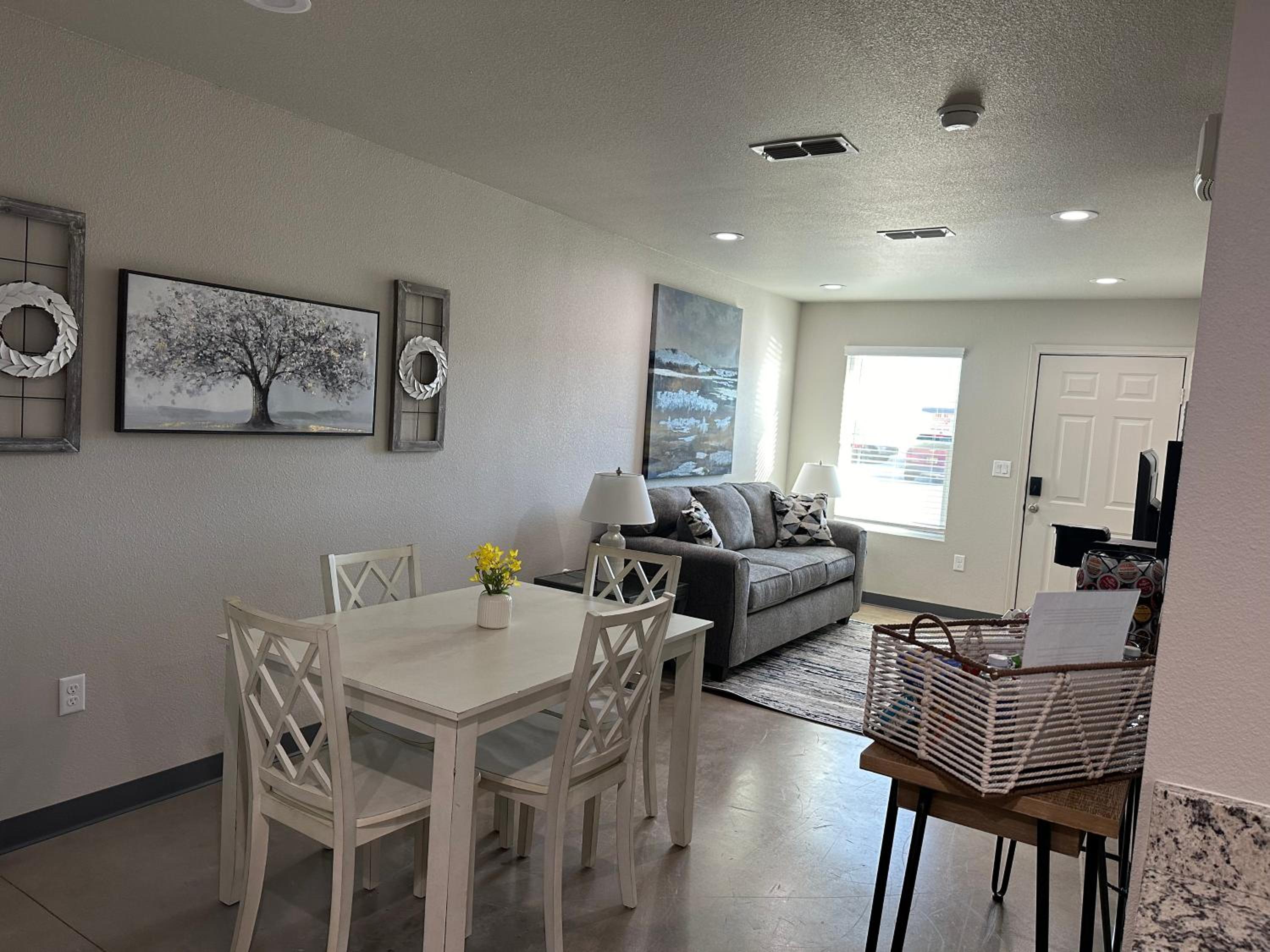 Brand New Rest and Relaxation Apartments view 2
