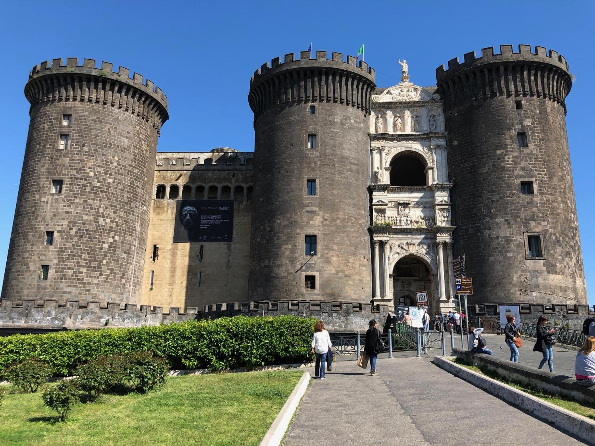 Piazza Carità