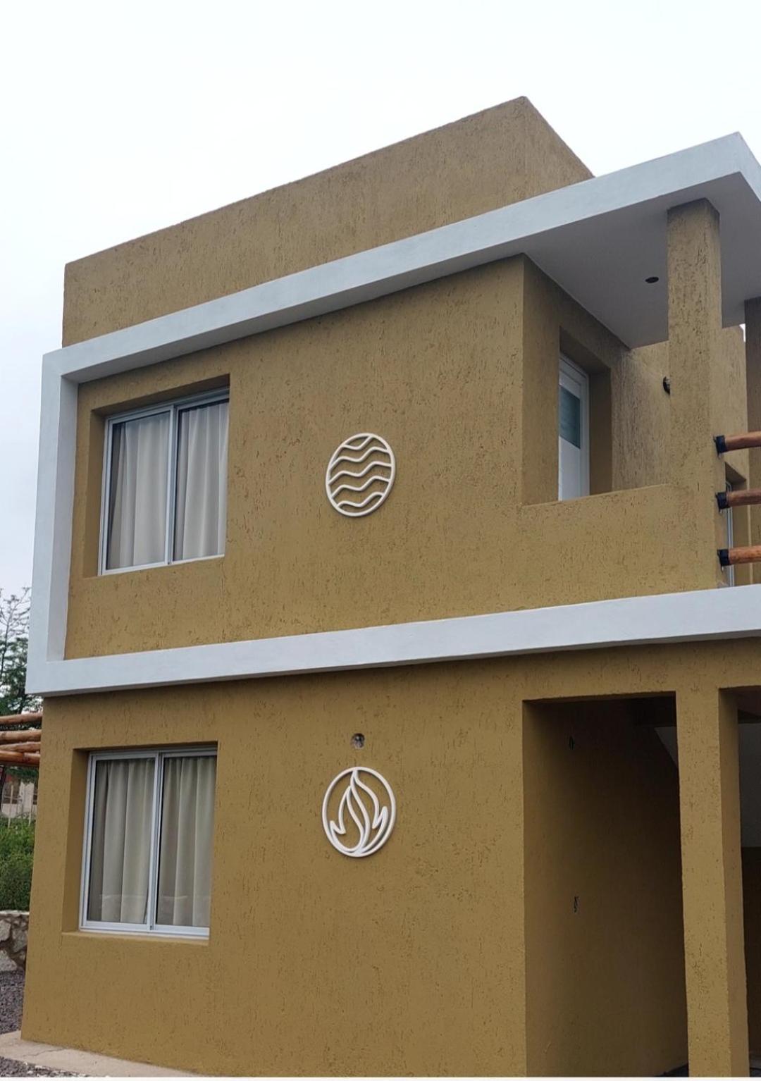 Cuatro Elementos Housing