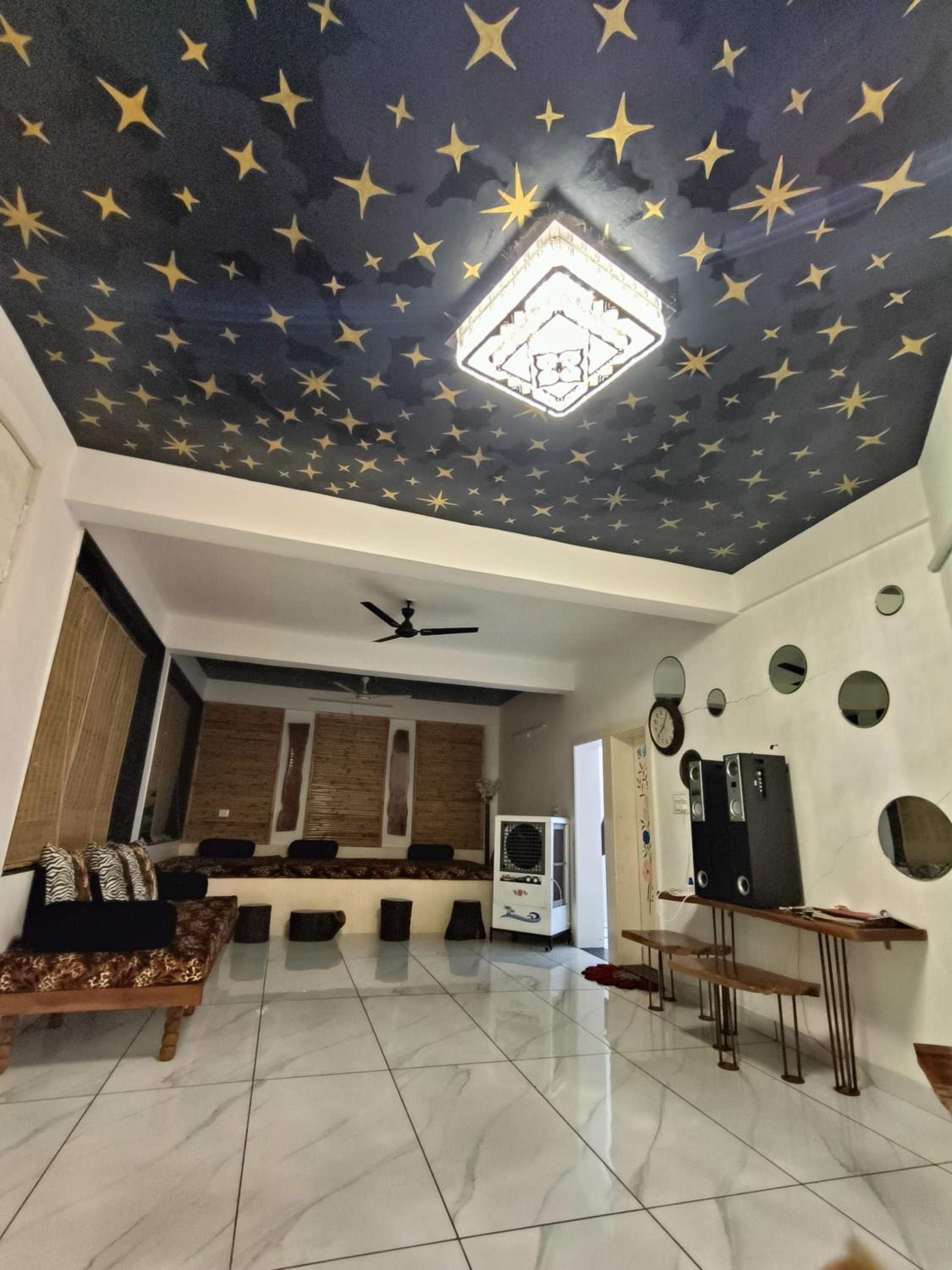 Leopard Farmhouse