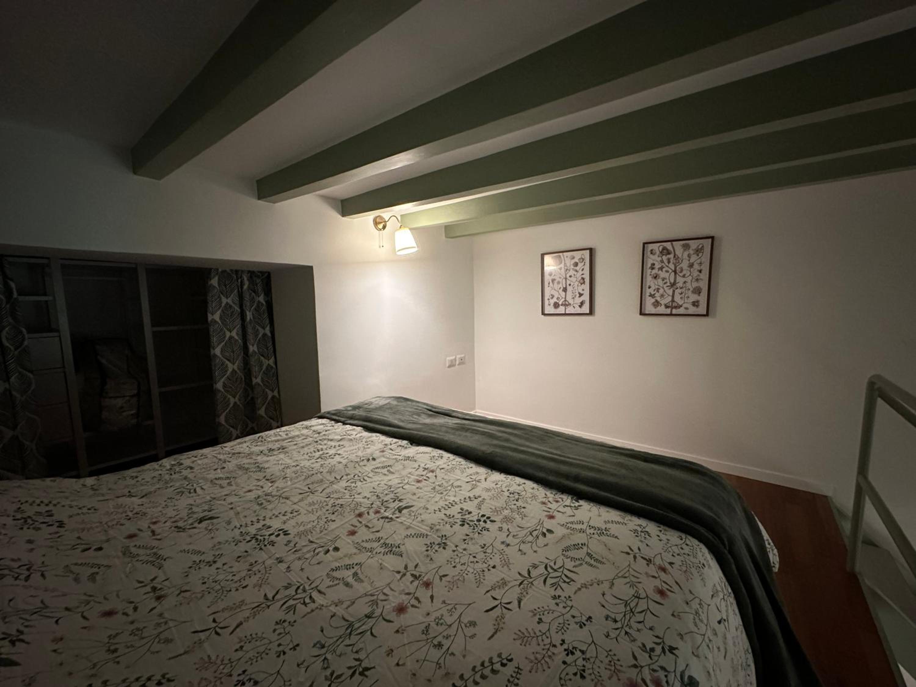 Flowers, a cozy suite in Milan