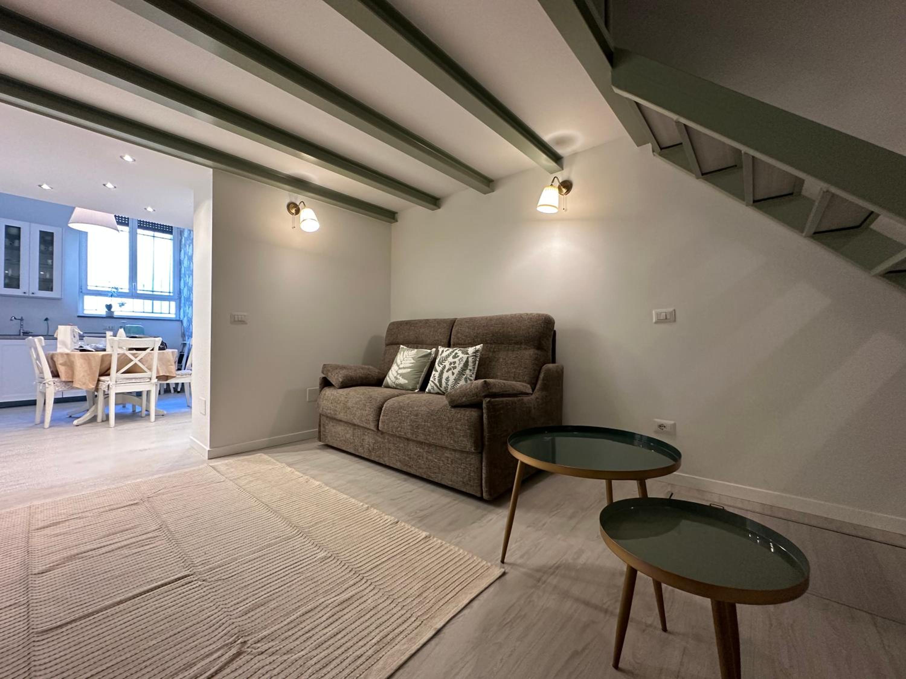 Flowers, a cozy suite in Milan