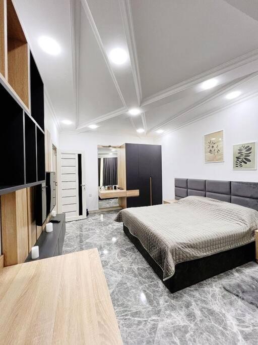 Astara Boulevard stay