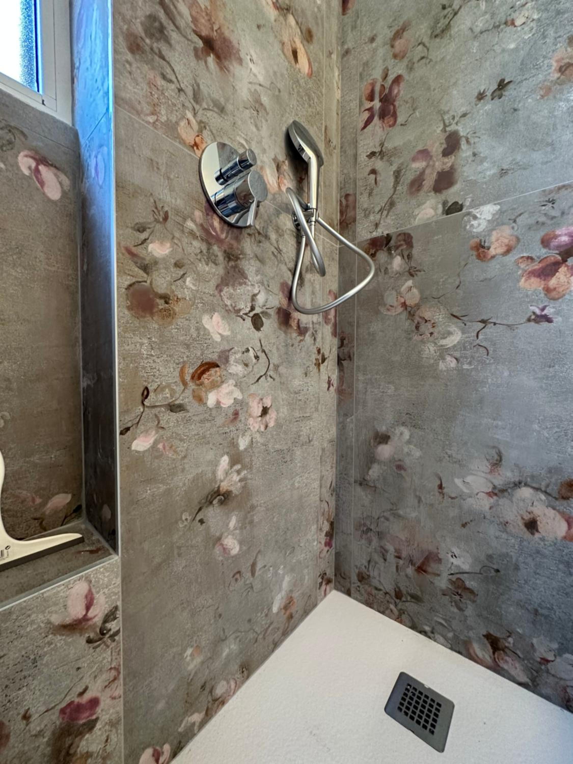 Flowers, a cozy suite in Milan