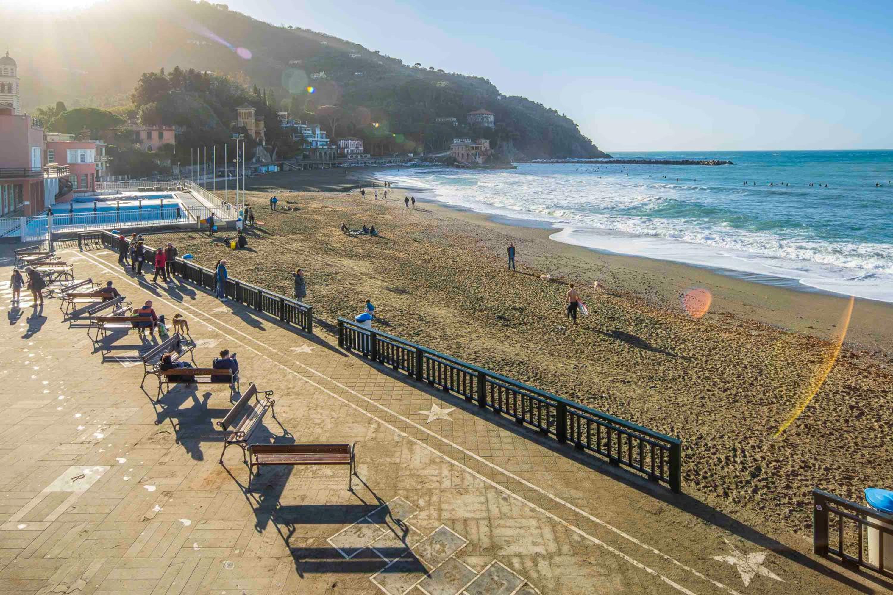 Sunshine Front Beach Levanto view 3