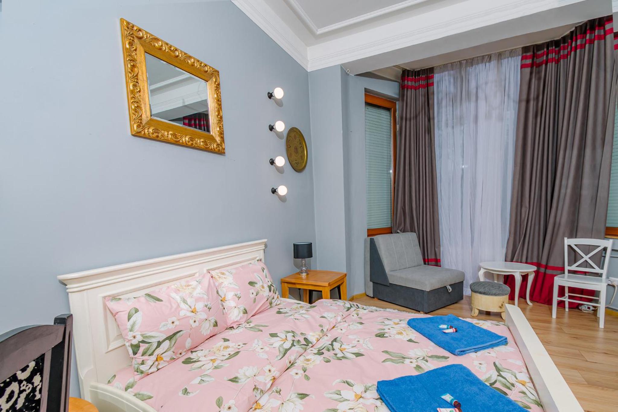 Top Center, 3BDR, Heart of the city, FREE Secured Parking