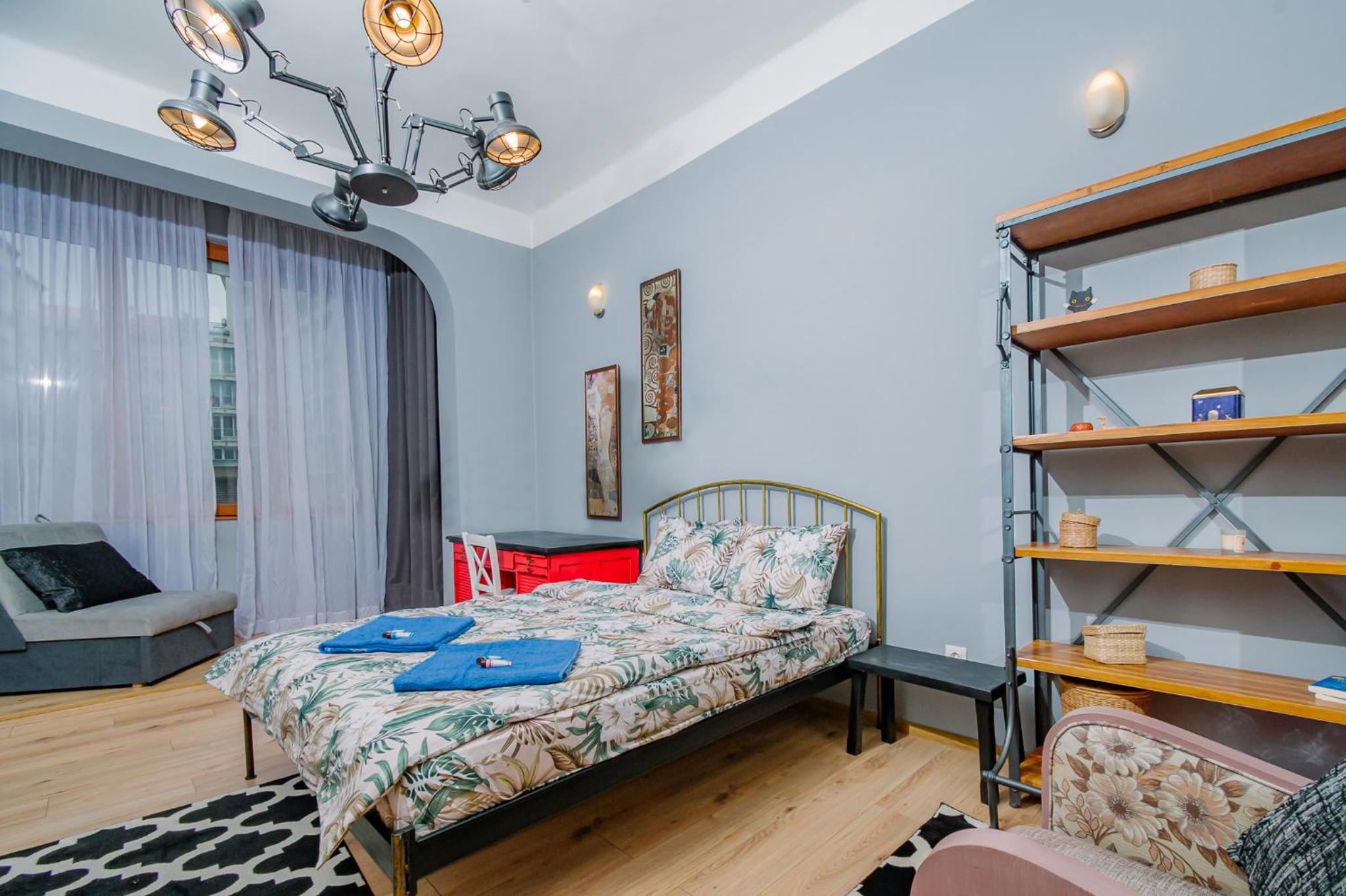 Top Center, 3BDR, Heart of the city, FREE Secured Parking