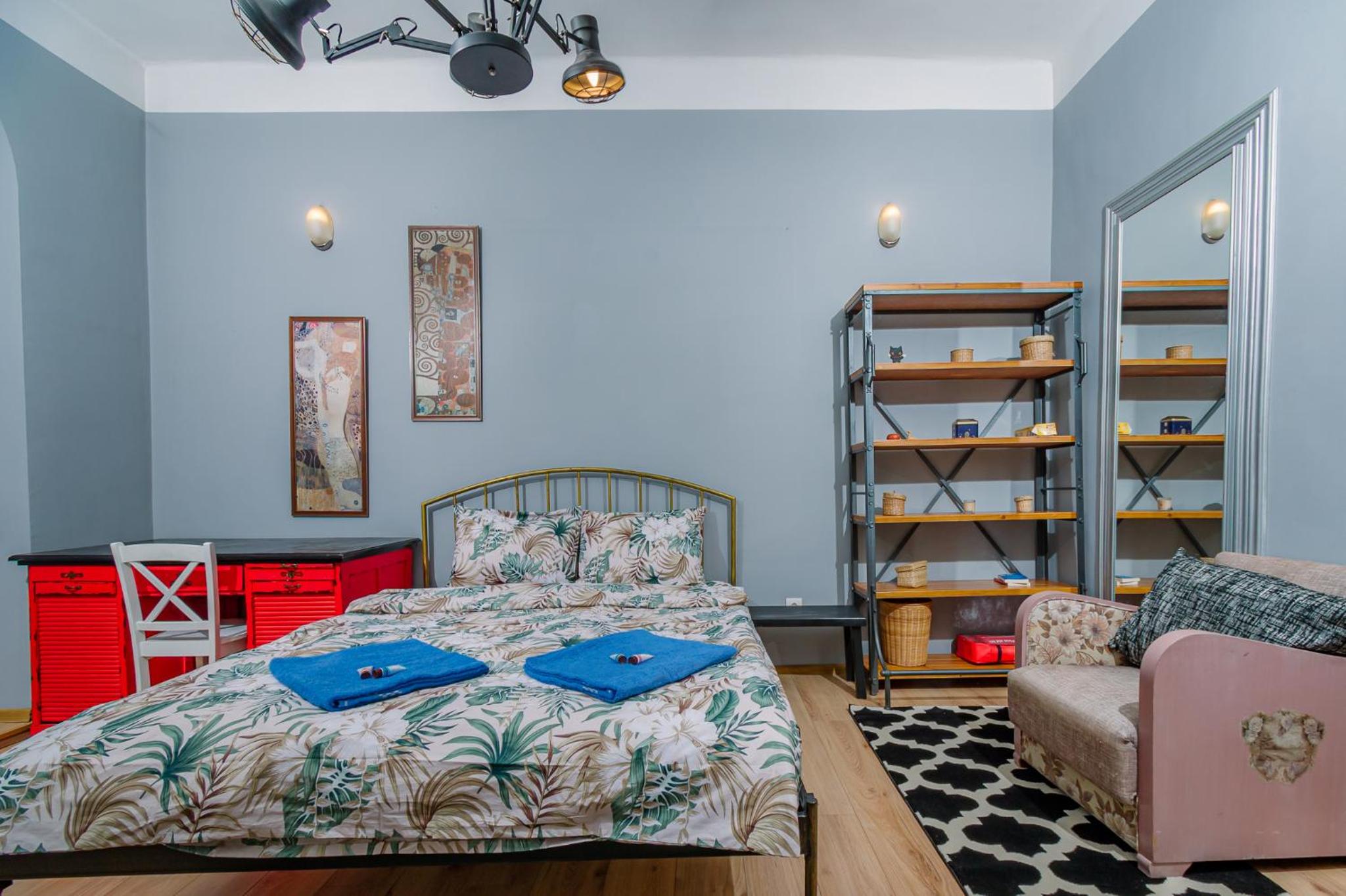 Top Center, 3BDR, Heart of the city, FREE Secured Parking