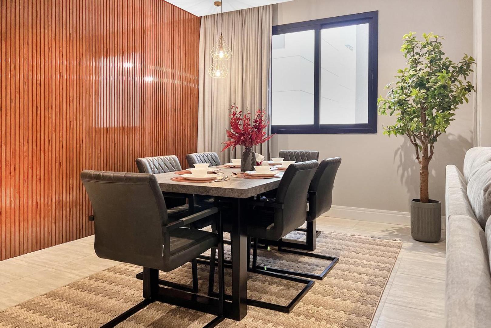 GR-Elegant 3-Bedroom Apartment