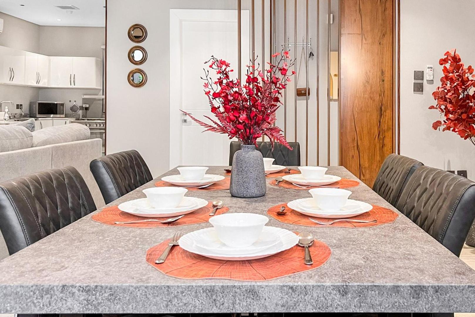 GR-Elegant 3-Bedroom Apartment