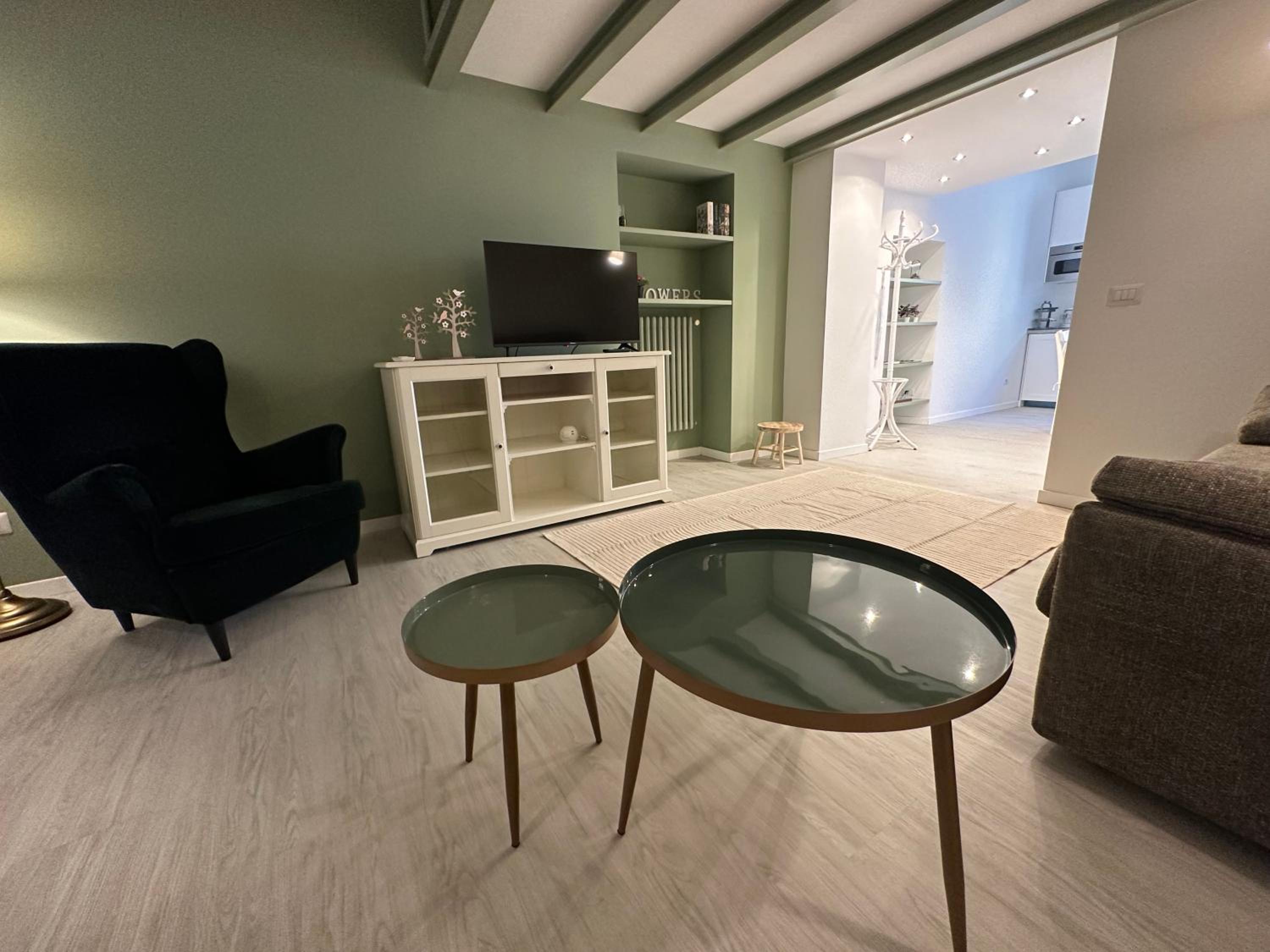 Flowers, a cozy suite in Milan