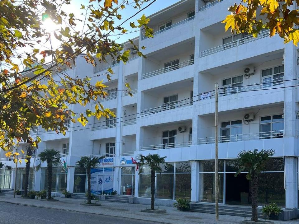 Astara Boulevard stay