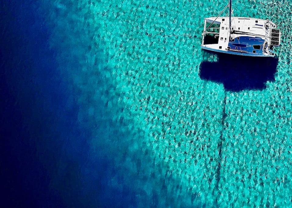 Tahiti Private Catamaran view 3
