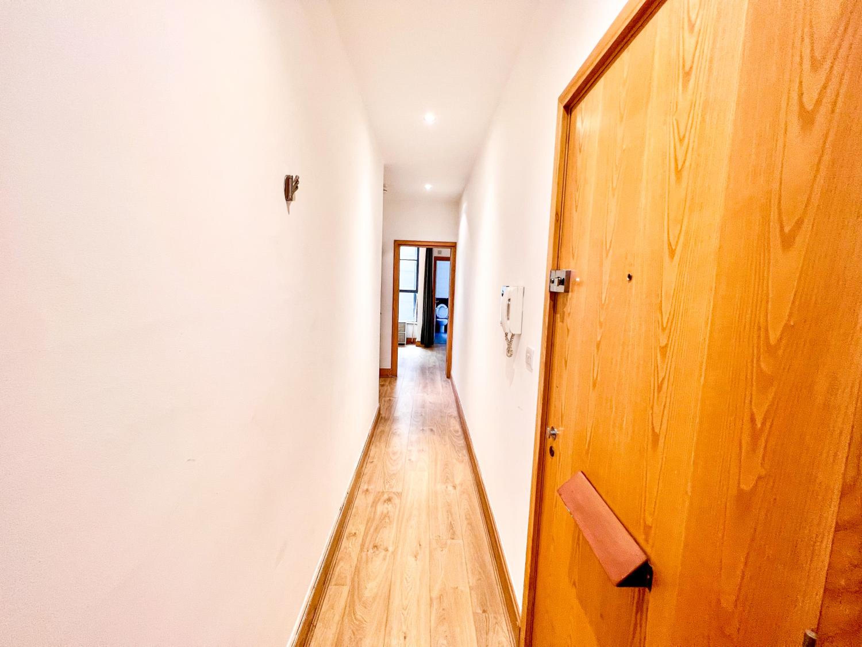 Excellent Entire Apartment Between St Pauls Cathedral and Covent Garden